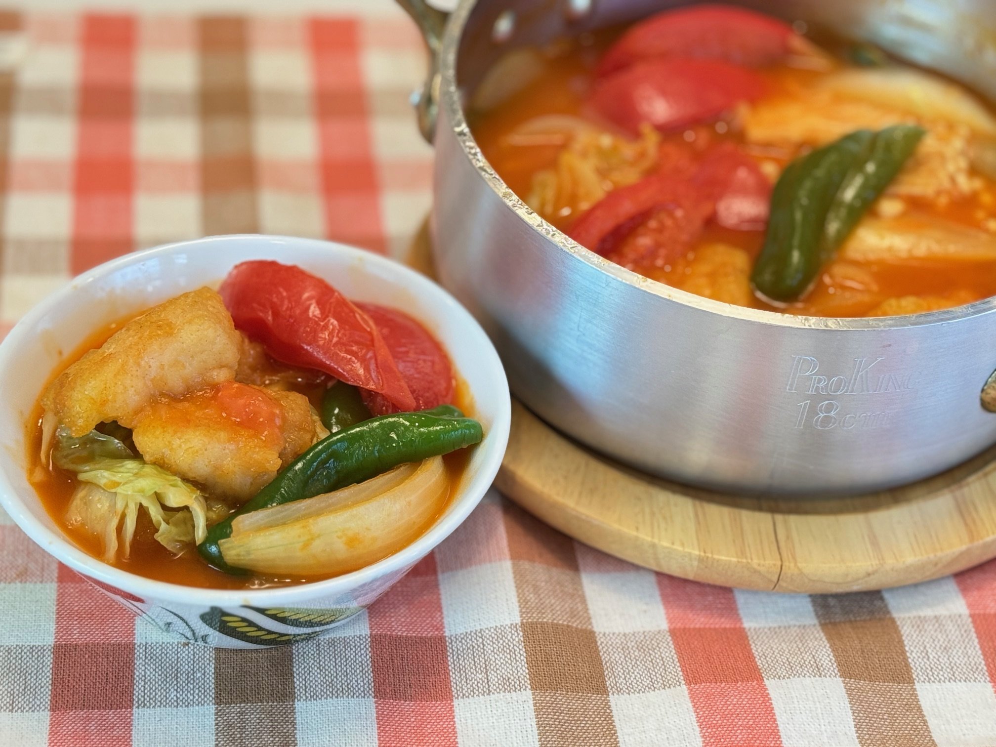 パンガシウスの洋風トマト鍋