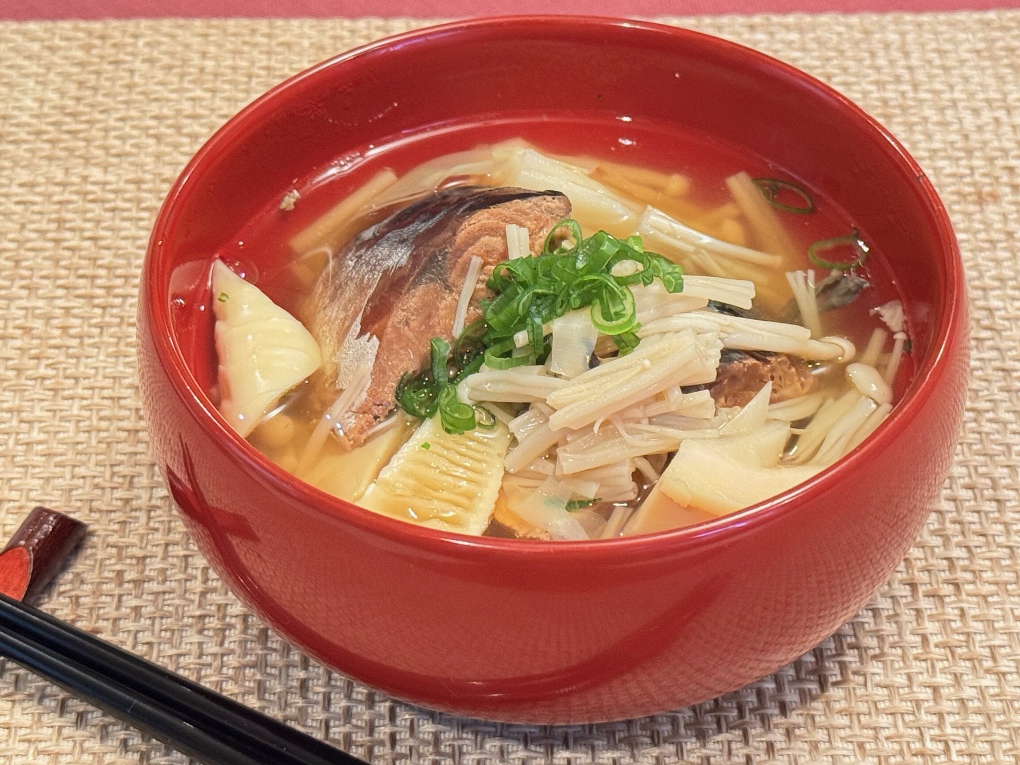 サバ缶とタケノコのすまし汁