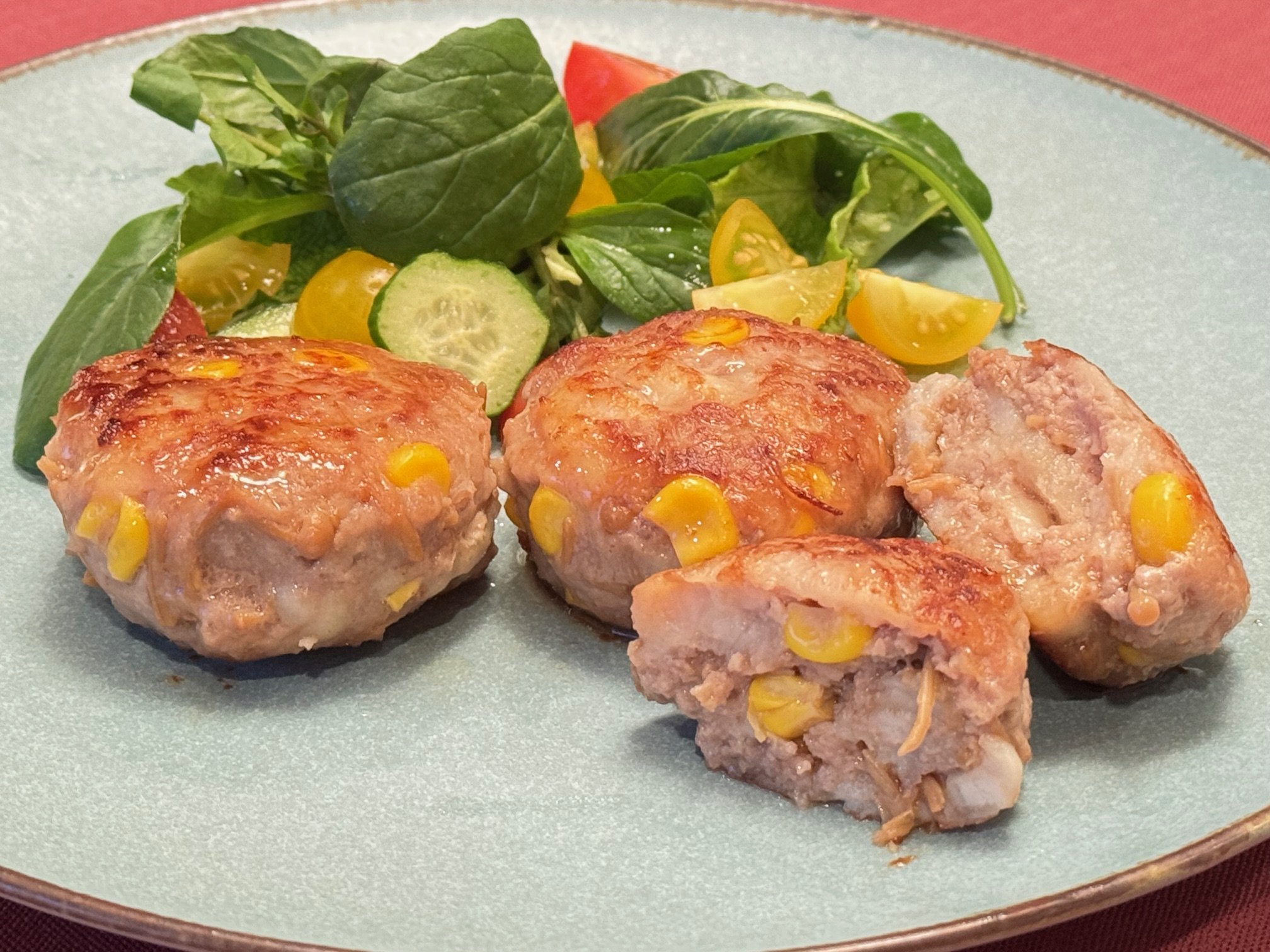 ジューシーで汁があふれるパンガシウスのハンバーグ