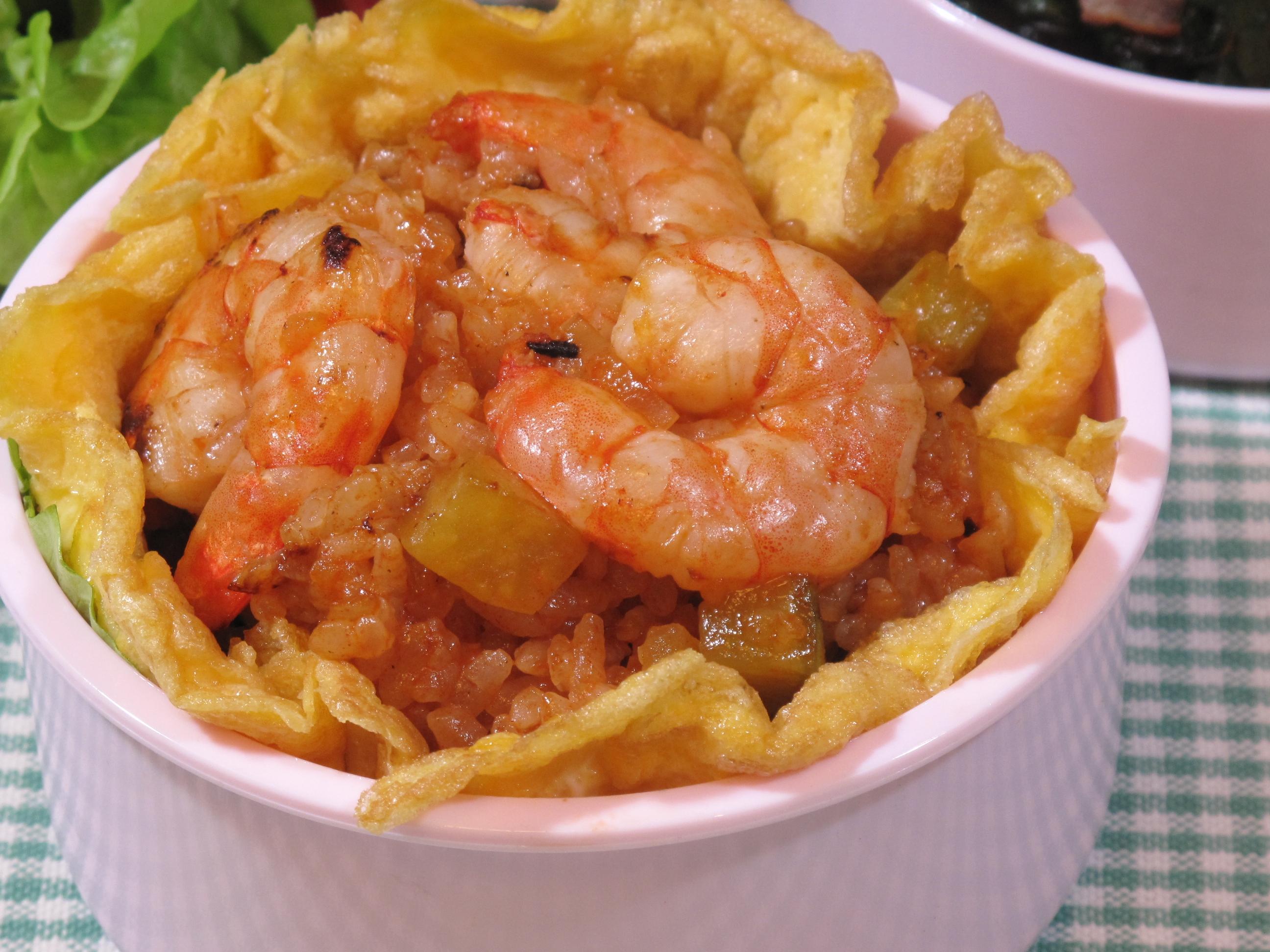 海老とたくあんのオープンオムライス