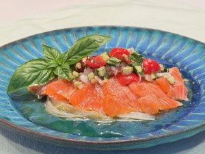 信州サーモンの夏野菜ドレッシング掛け